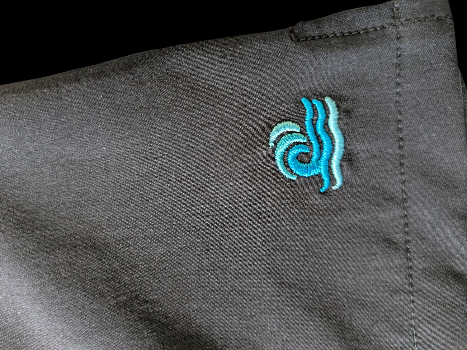 Women's Mid Length Swim Shorts With Waterproof Pocket | The Pass – Black AquaStash